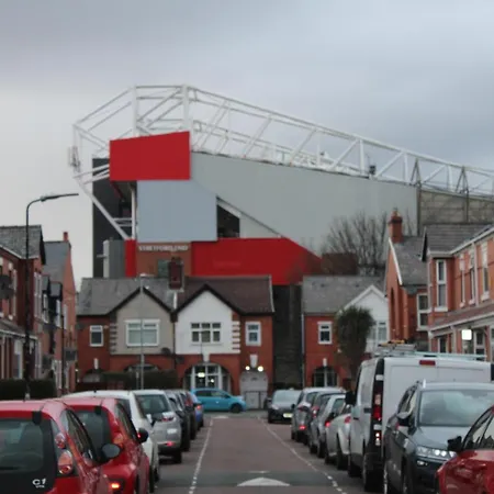 Beautiful, Spacious, Old Trafford Home Манчестер Экстерьер фото